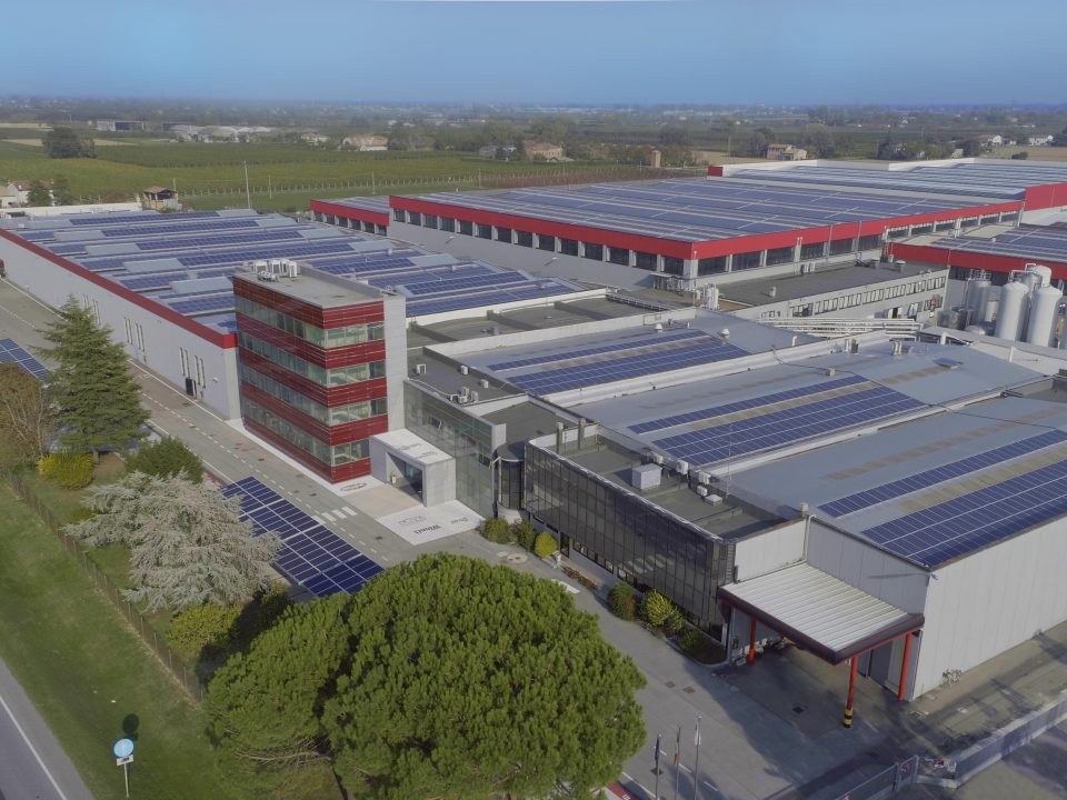 2009-2018: meno CO2, meno plastica, meno petrolio, meno energia elettrica