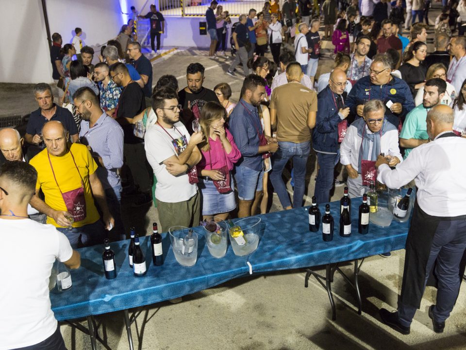 Vino, musica e astronomia: “Riflessi di Stelle” a Cantina di Venosa