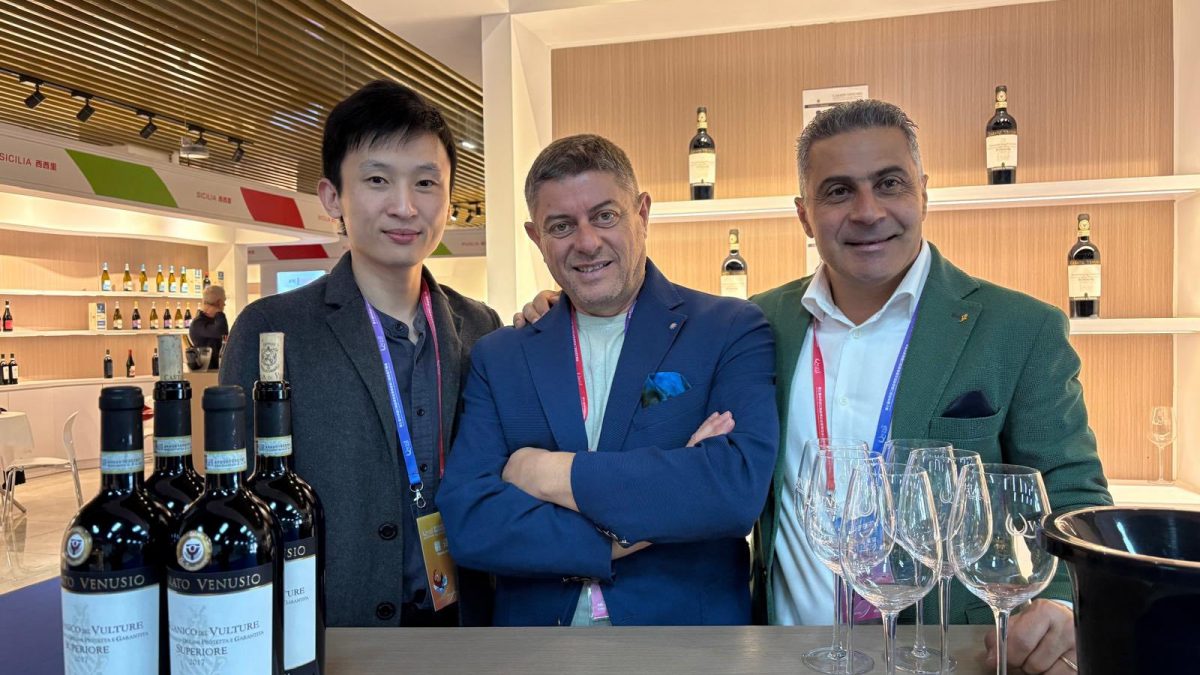 Cantina di Venosa vola in Cina per aprire nuovi mercati 1
