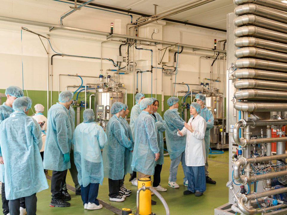 Oltre cento studenti in visita agli stabilimenti Natura Nuova